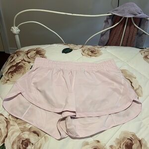 Lululemon size 14 high rise 3” track that shorts like new condition